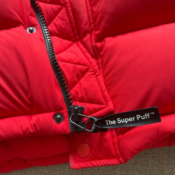 ARITZIA TNA Superpuff Red Size M - Picture 10 of 12